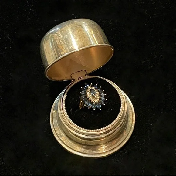 ✨14K Solid Gold Ring with Real Diamonds and Sapphire - Picture 3 of 4